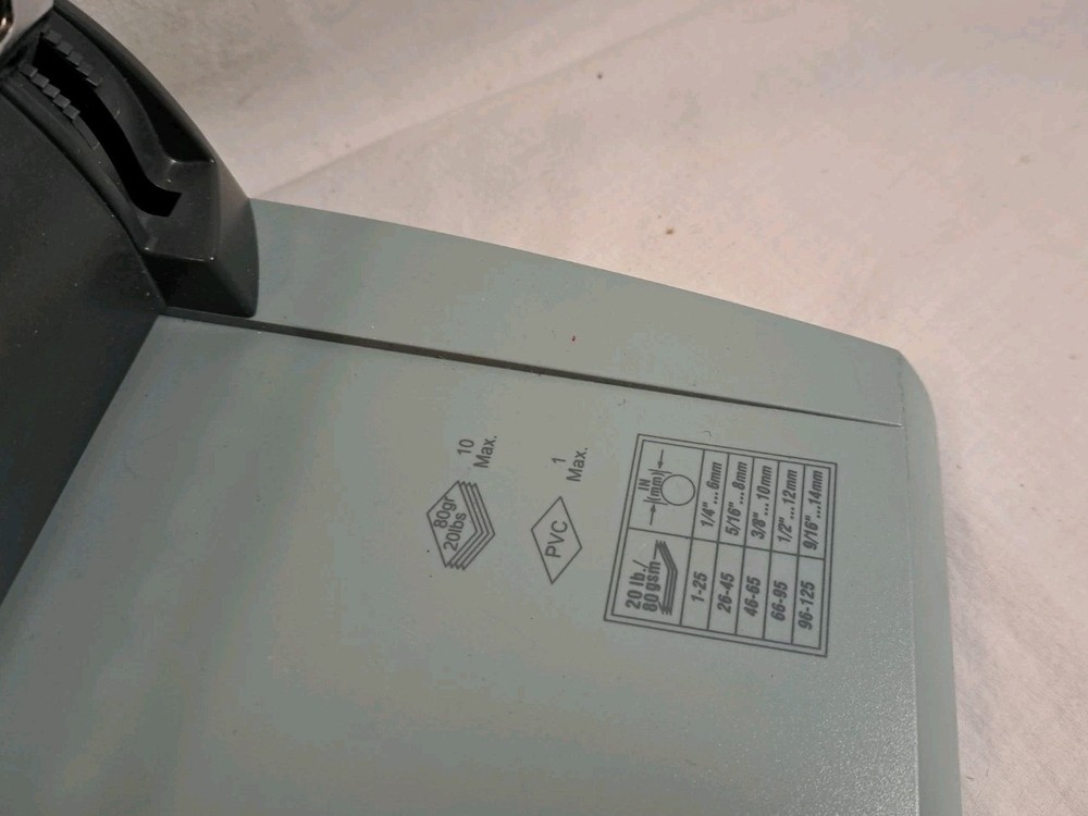 GBC CombBind C75 Personal Presentation Manual Binding System