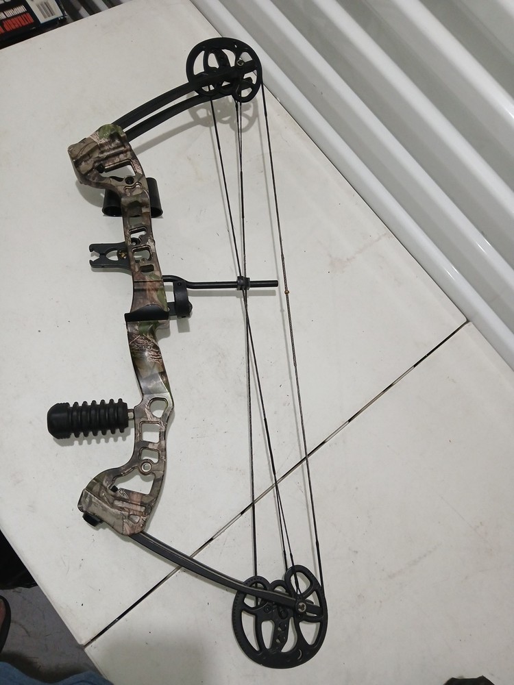 Barnett Vortex Youth Archery Compound Bow Great Condition