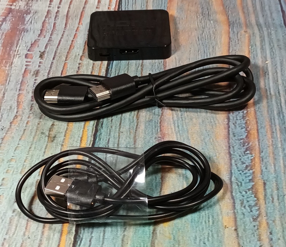 Unbranded HDMI Splitter - Open Box