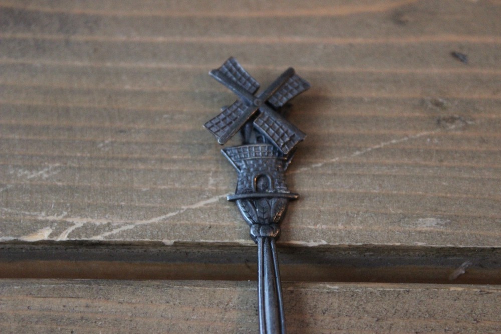 Vintage Holland Wind Mill Souvenir Spoon