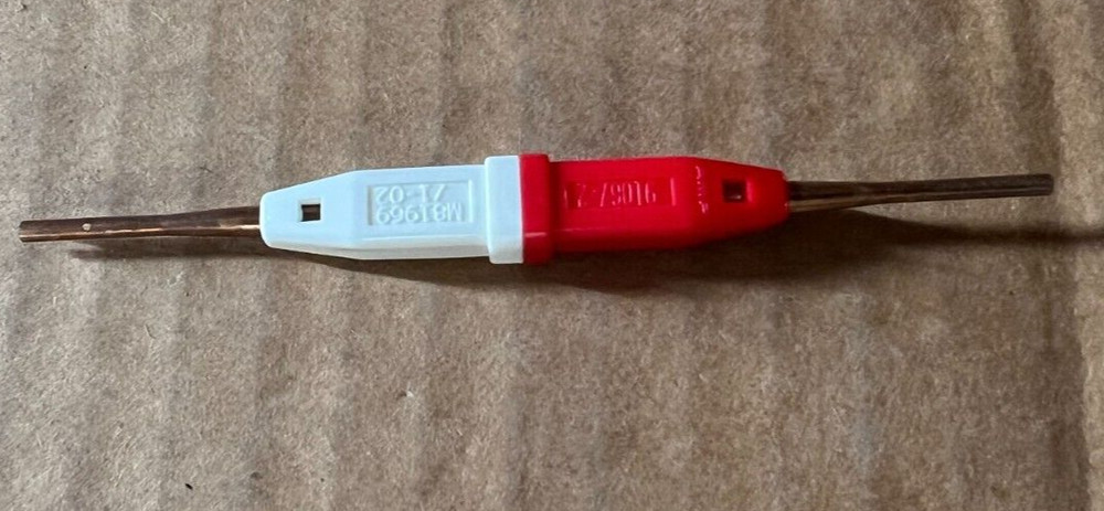 AMP/TYCO 91067-2 Insertion / Extraction Tool - Red/White Solid Plastic Body New