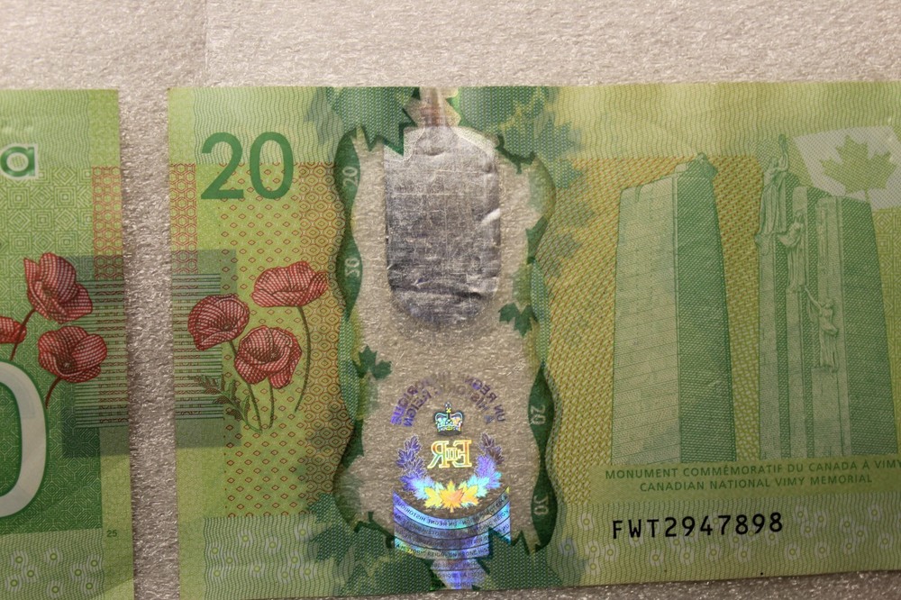 2015 Canada $20 Dollar Commemorative Three (3) Banknote Polymer A Historic Reign