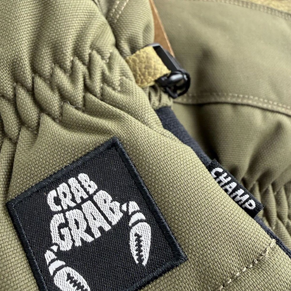 Crab Grab Champ Mitten