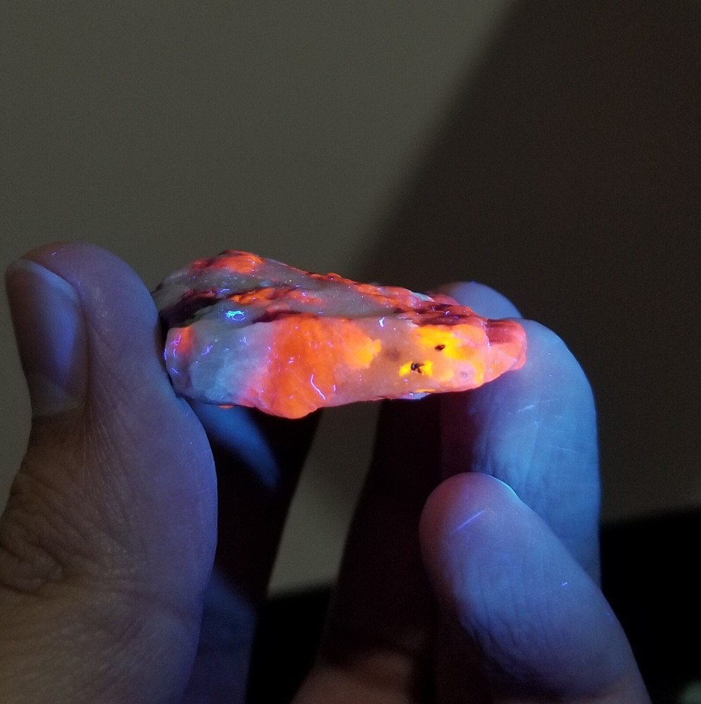 Natural top UV Reactive Tenebrescent Color Change Hackmanite With Albite 38 Gram