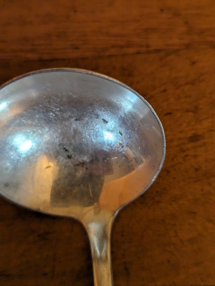 VINTAGE SIMMONS SILVERPLATE TWO PATTERN GRAVY LADLE 6"
