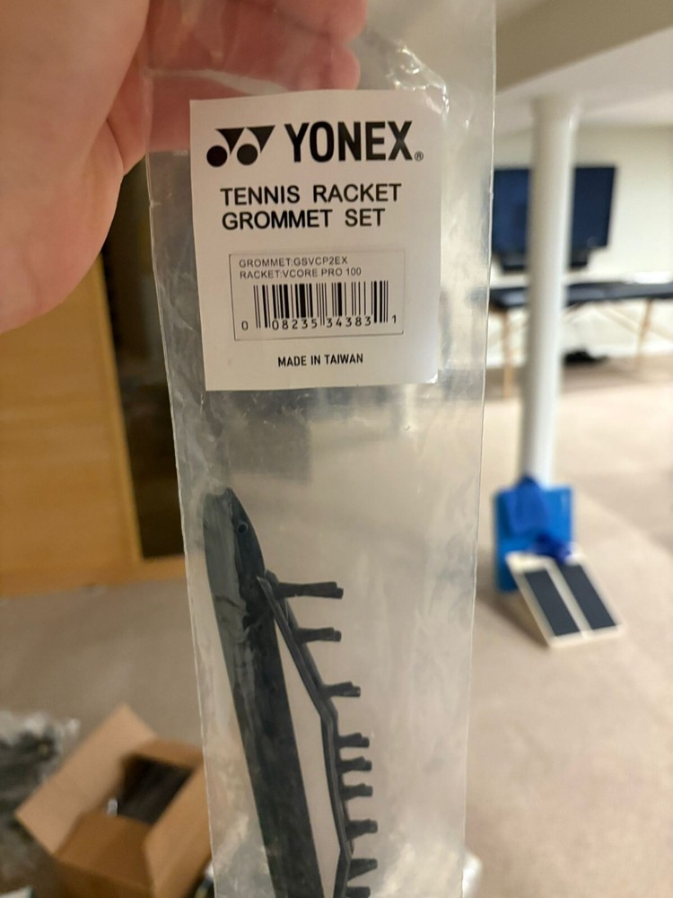 2020 Yonex VCore Pro 100 Grommets