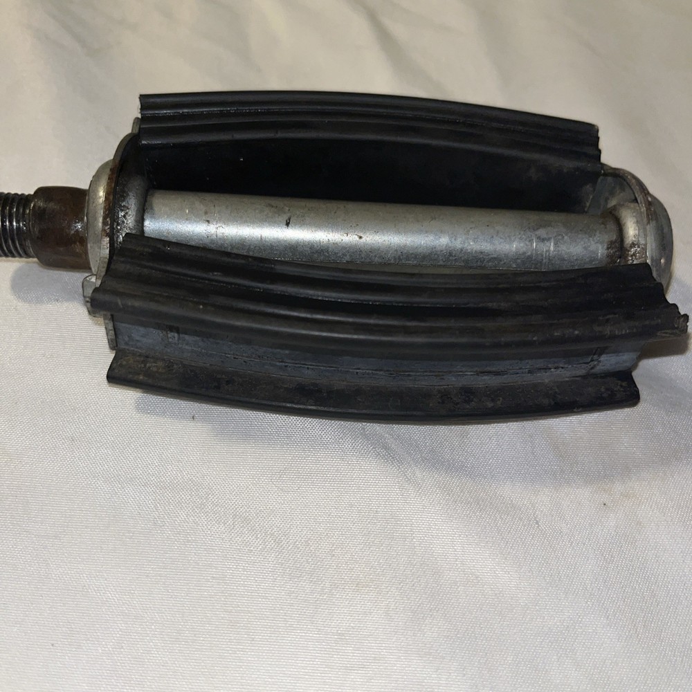 VINTAGE AMF Shelby BICYCLE PEDALS & Kickstand