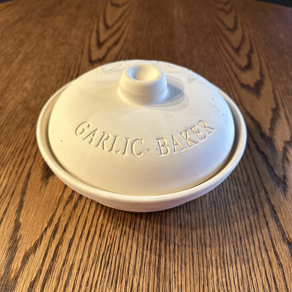 Superstone Sassafras Garlic Baker Ceramic 7.5”