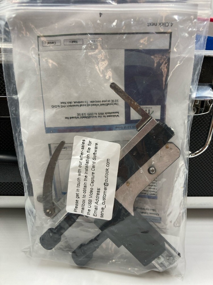EDKKIE DIGITAL MICROSCOPE WITH CASE AND EXTRAS (EL1102641)