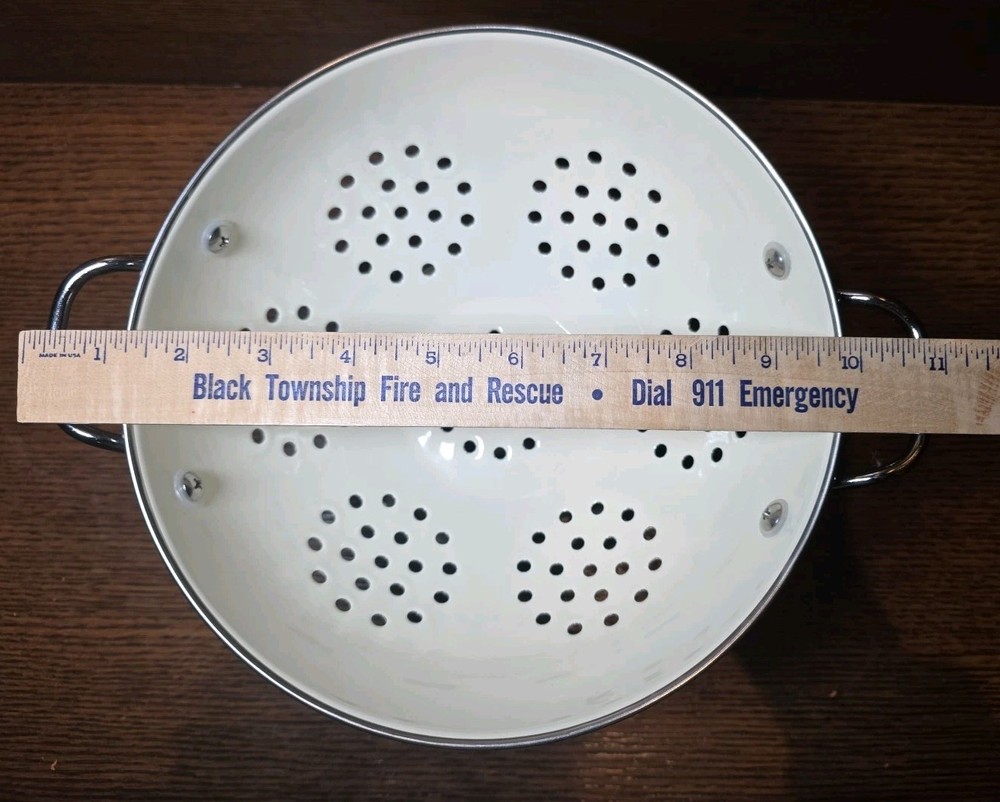Spode Christmas Tree 3 Quart Metal Colander Enamel Strainer 9 In Diameter