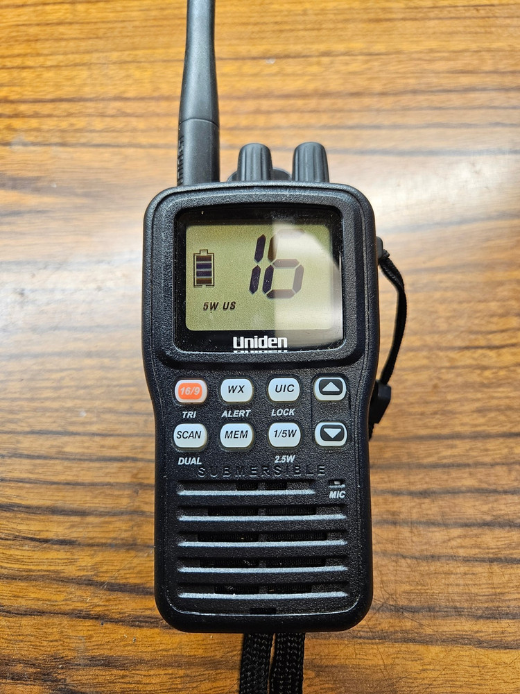 Uniden WHS75 Submersible Handheld VHF