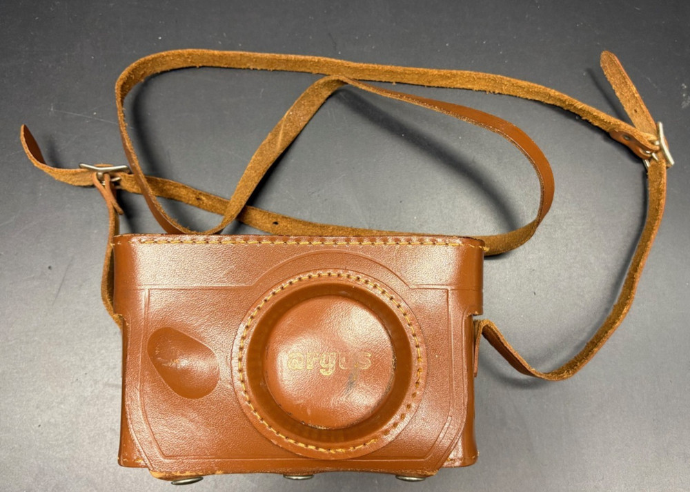 VINTAGE - Argus C2 Range Finder Camera with Leather Case