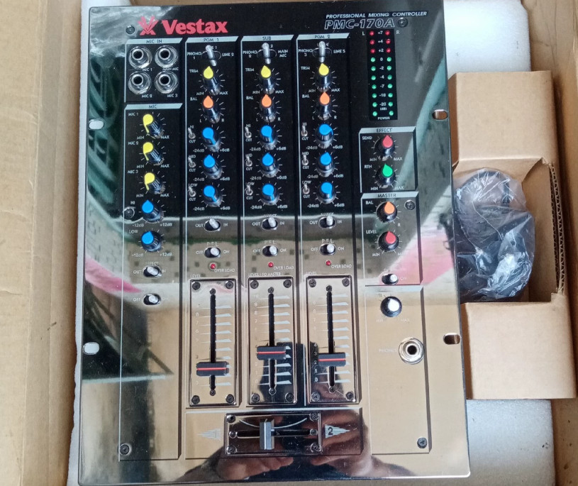 1pcs Vestax PMC-170A Mixing Console