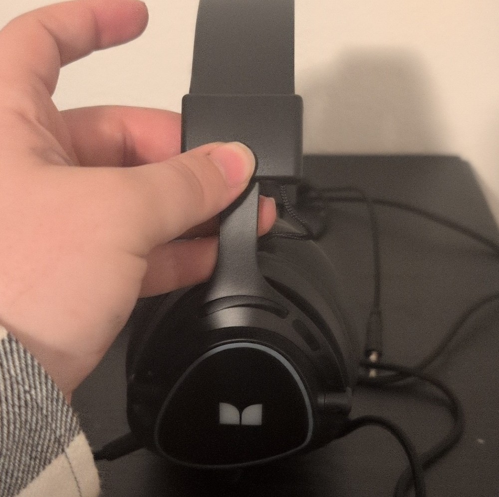 Monster Gaming headset. Never been used. open box. audio USB