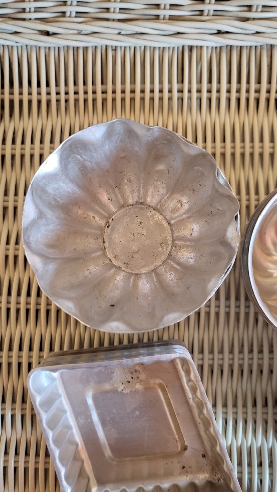 Vintage Metal Bakeware Lot