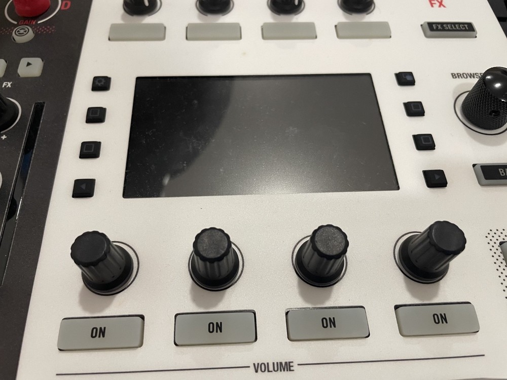 Native Instruments traktor kontrol s8