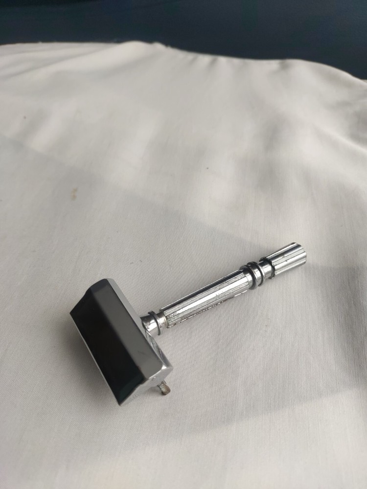 Gem Micromatic Open Comb Type Silver Tone SE Safety Razor