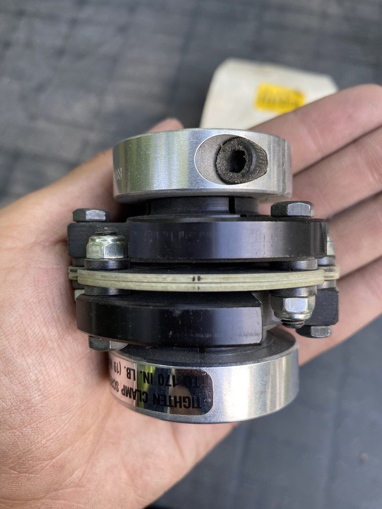 New Zero-Max 6A26-AC CD Clamp Coupling 0.625" Bore