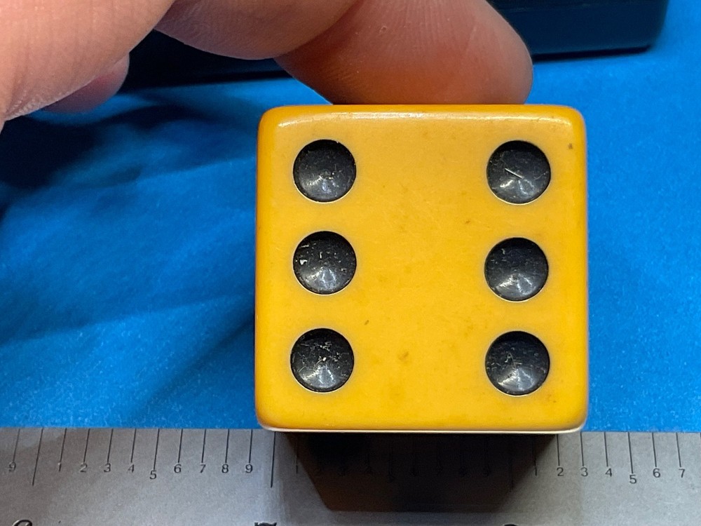 ———-LARGE SINGLE DICE——B-1