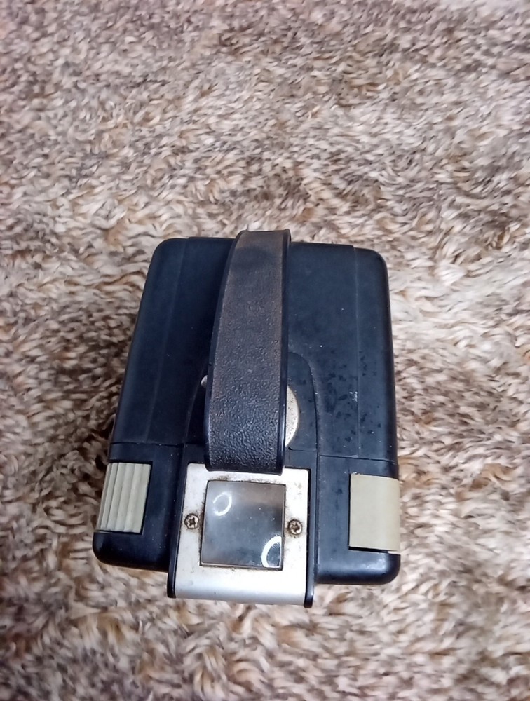 VINTAGE Kodak Camera Brownie Hawkeye Flash Model UNTESTED