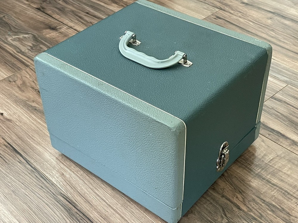 Impeccable Argus 300 Slide Projector with Automatic Slide Changer