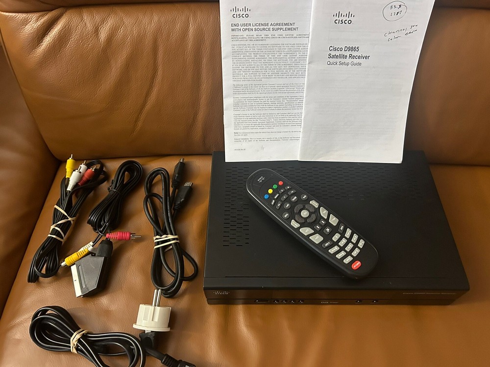 Satellite TV Receiver Decoder CISCO D9865-H ~ Remote, Power, Manuals, Cable ~ VG