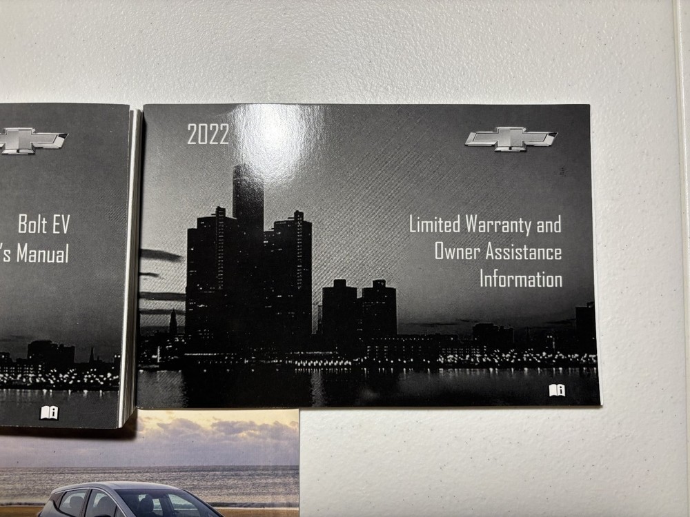2022 Chevrolet Bolt EV Owner's Manual Set