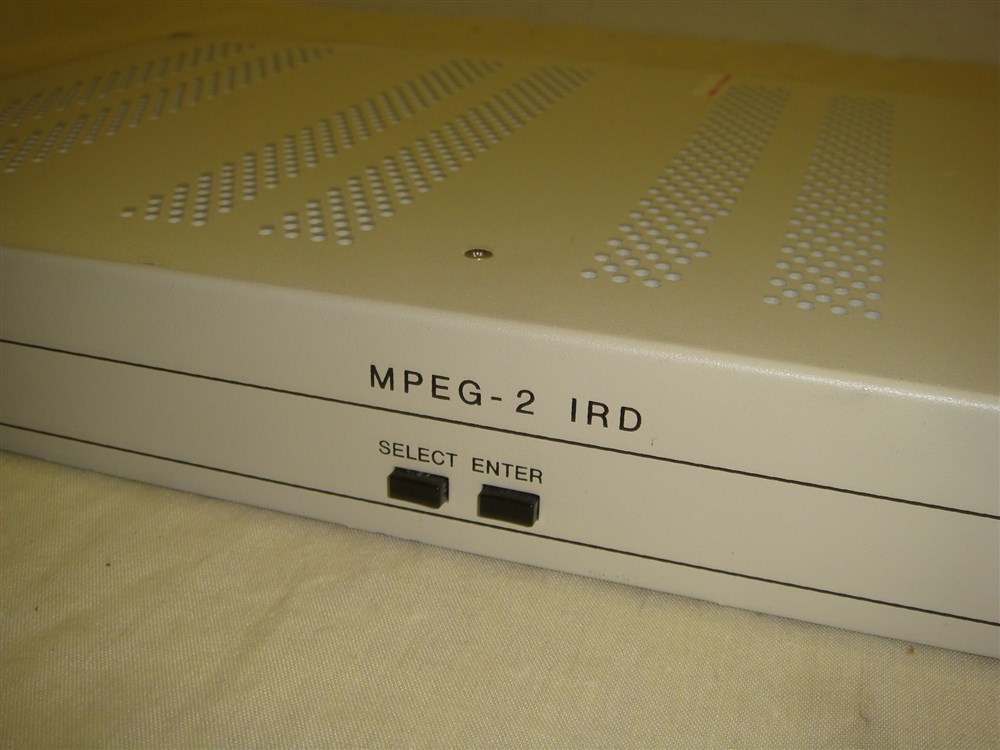 WEGENER COMMUNICATIONS DVR396 MPEG-2 IRD SATELLITE DIGITAL VIDEO RECEIVER