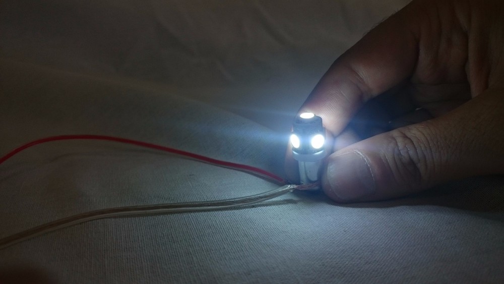 2 x White BA9S / BA9 5SMD LED Light Bulbs Round Base (White)