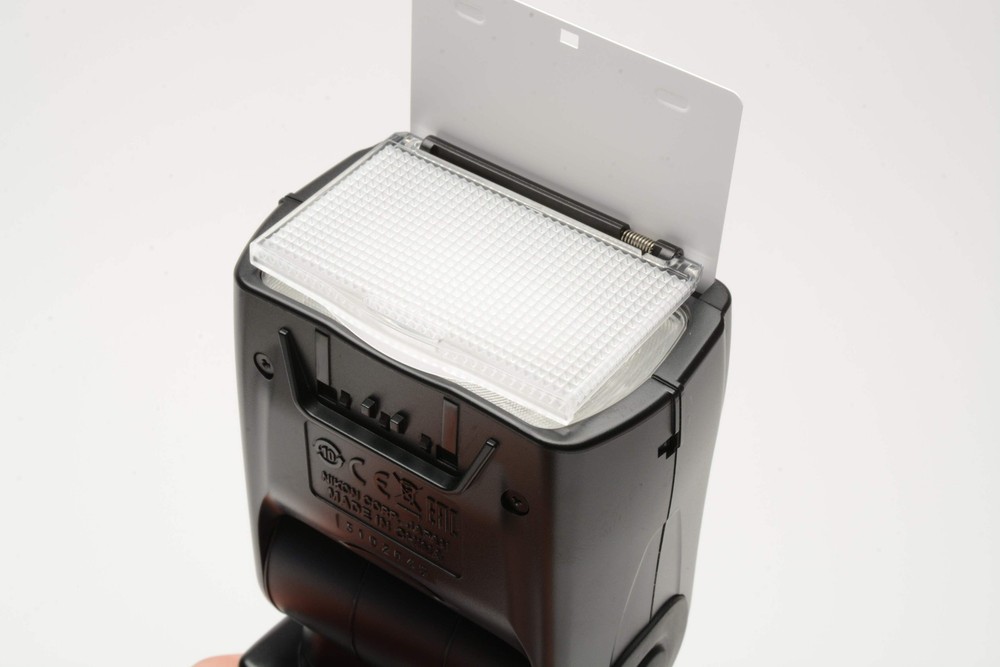 Nikon SB-700 Speedlight flash, Mint-, filters, stand, diffuser, Great!