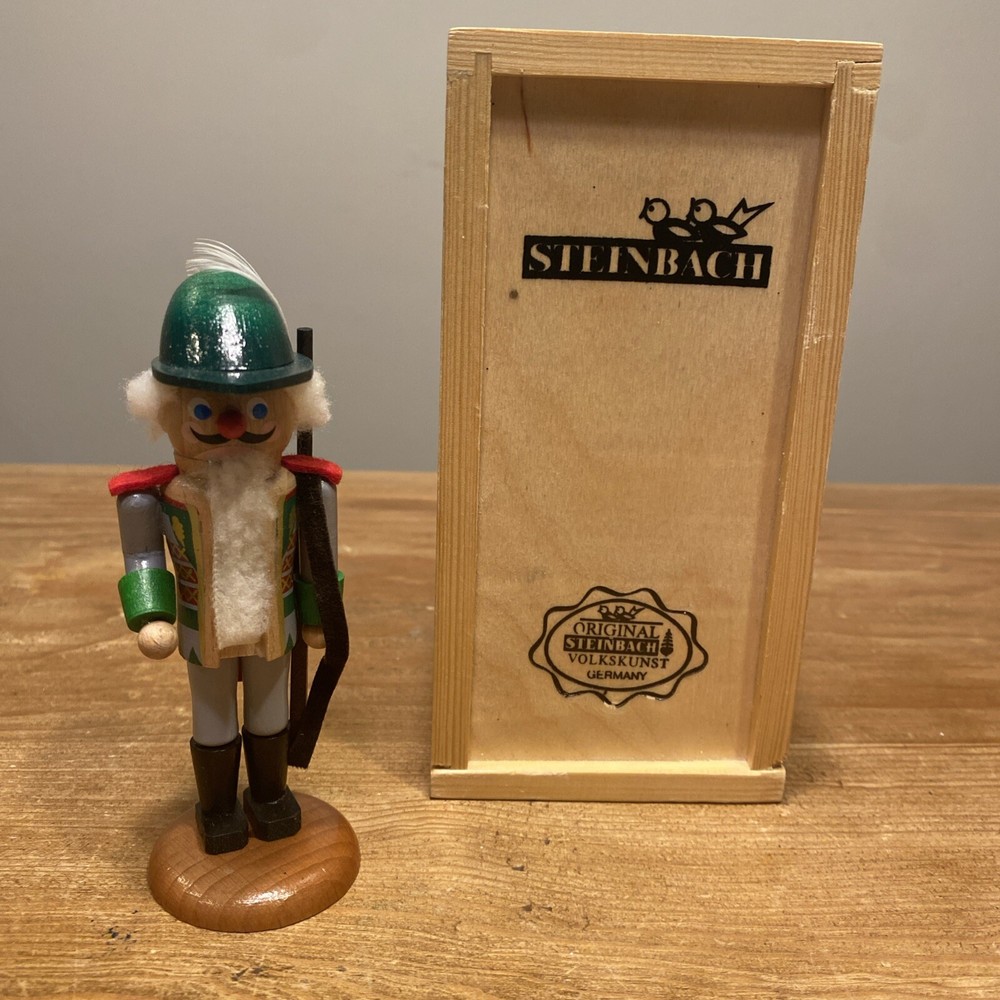 Steinbach Nutcracker MINI 5 Inch Hunter With Rifle & Box Germany EUC