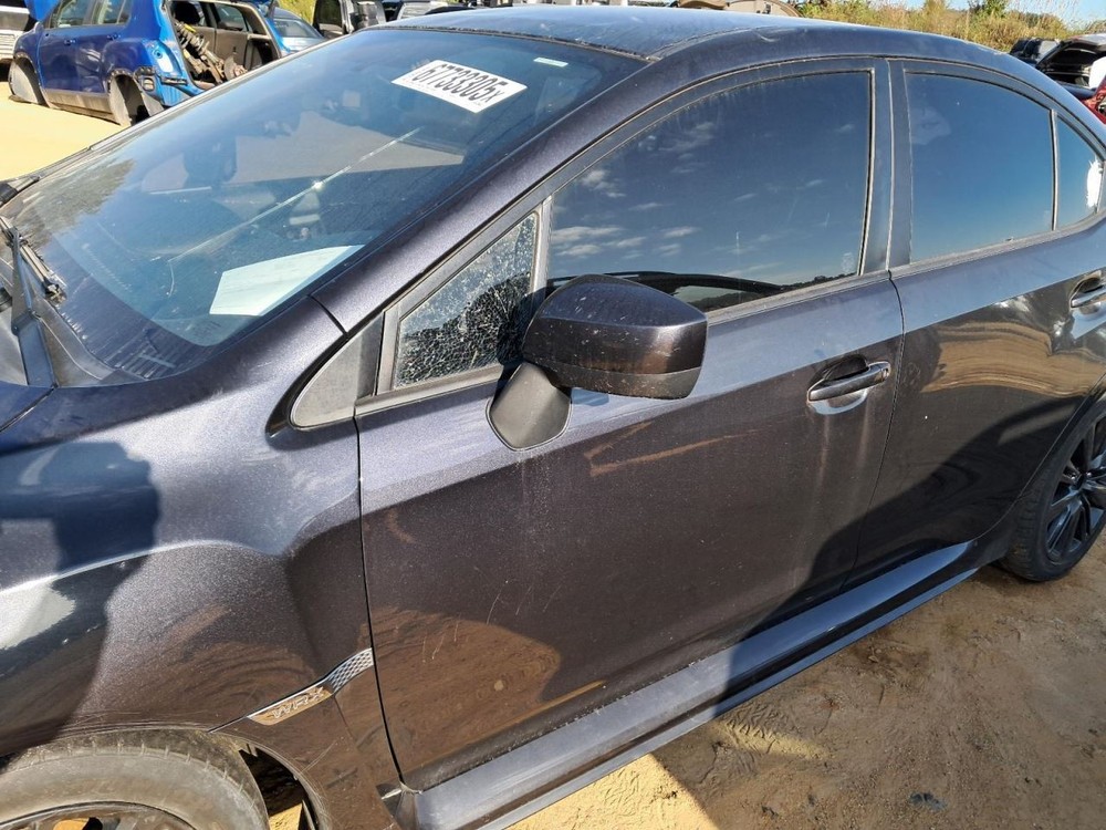 V60 2019 Glove Box 4785945
