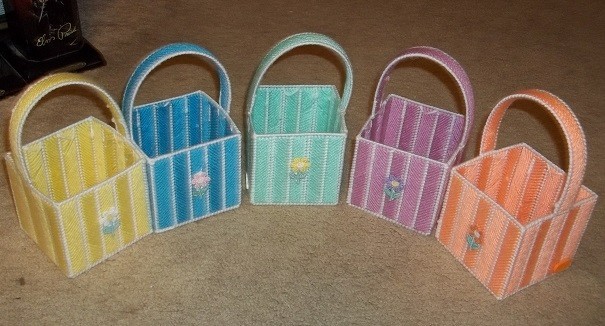 New Hand Made  Crafted Basket  Plastic Canvas  4" Square  Easter  New