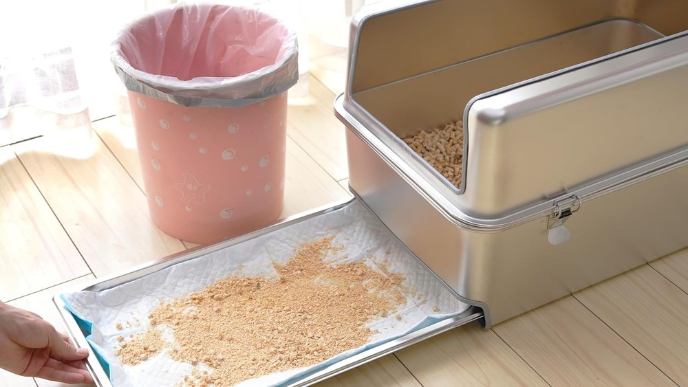 8" Sifting Pull-Out Cat Litter Box W/ Lid Pine Pellets