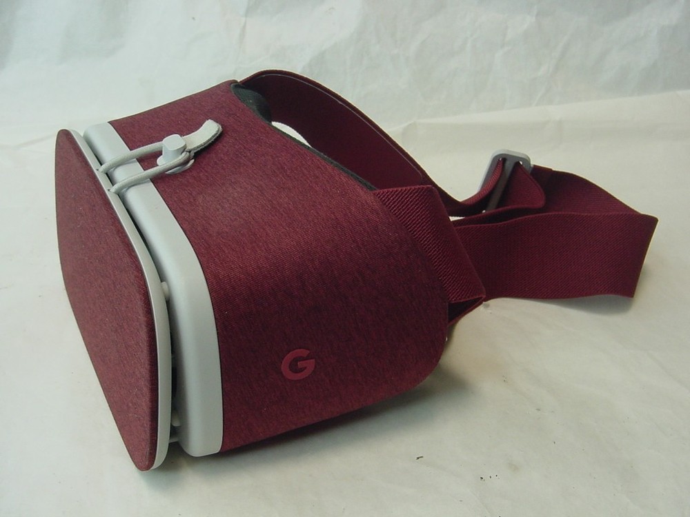 GOOGLE DAYDREAM CRIMSON VR HEADSET VIRTUAL REALITY WITH REMOTE D9SCA