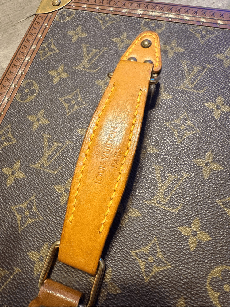 100 authentic Louis Vuitton trunk