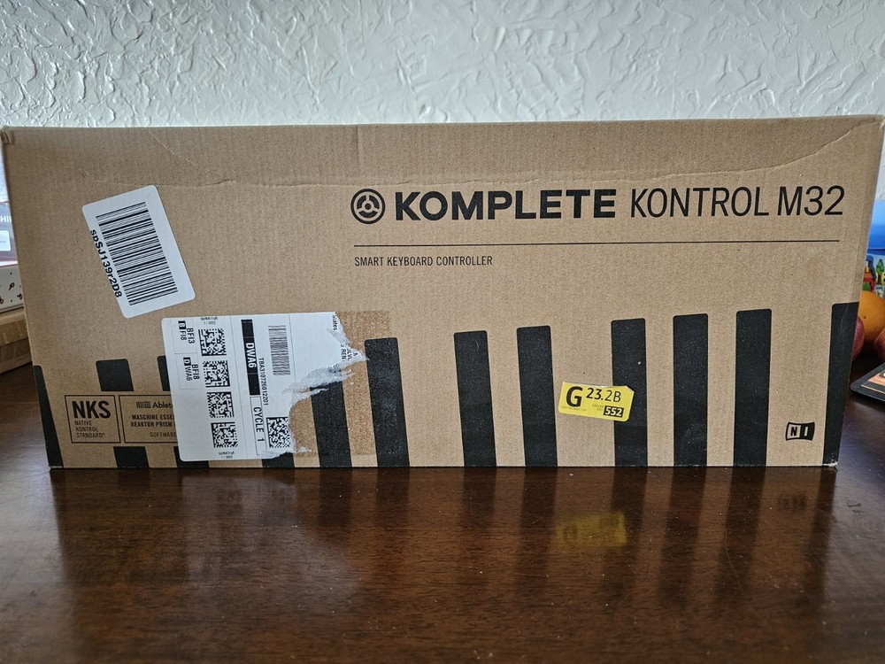Native Instruments M32 Komplete Kontrol Keyboard Controller - SEALED BOX.