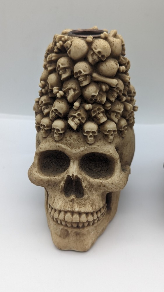 RETIRED BONE SUMMIT COLLECTION SKULL TOWER 97 WUI CANDLE HOLDER
