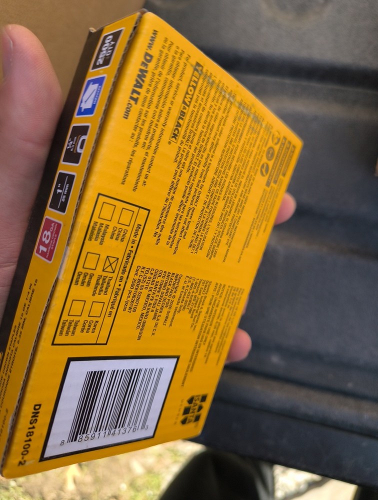 Dewalt Narrow Crown Staple DNS18100-2