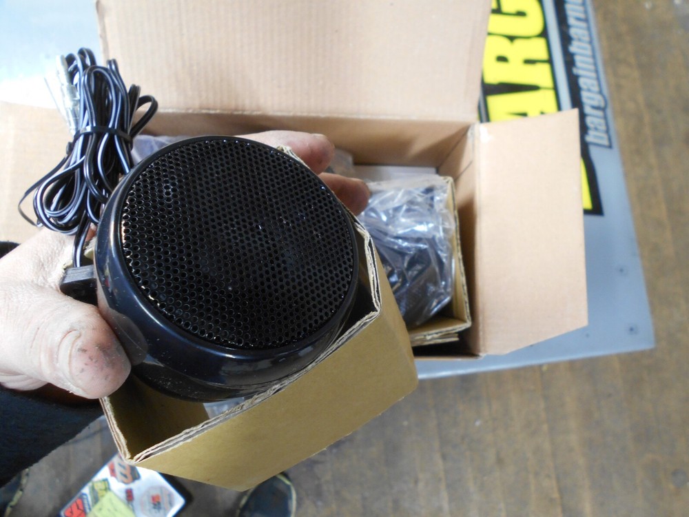 Show Chrome - 13-252BTBK - Bluetooth Sound System, Black