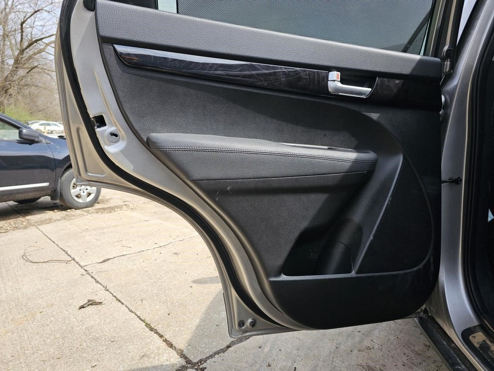 SORENTO 2015 Headrest 2450006