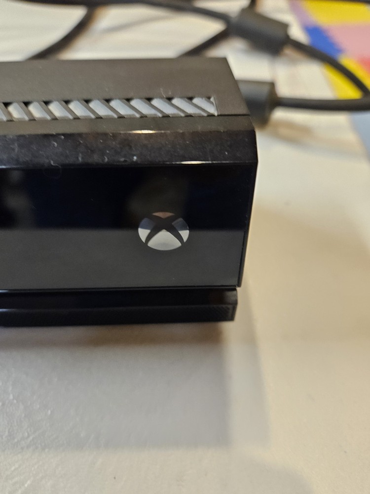 Microsoft Xbox One Kinect Sensor Bar Black Model 1520 Includes Cord