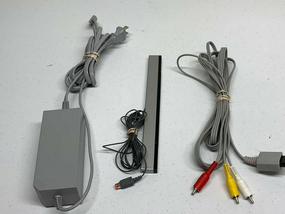 Nintendo Wii White Console RVL-001 Game Cube Compat Console only or complete