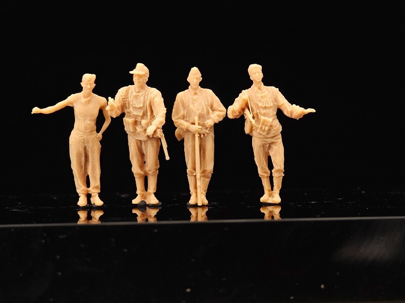 3D printed 1/72 WW II Germany "Spring Tank force Half-track Crew" 8 man model