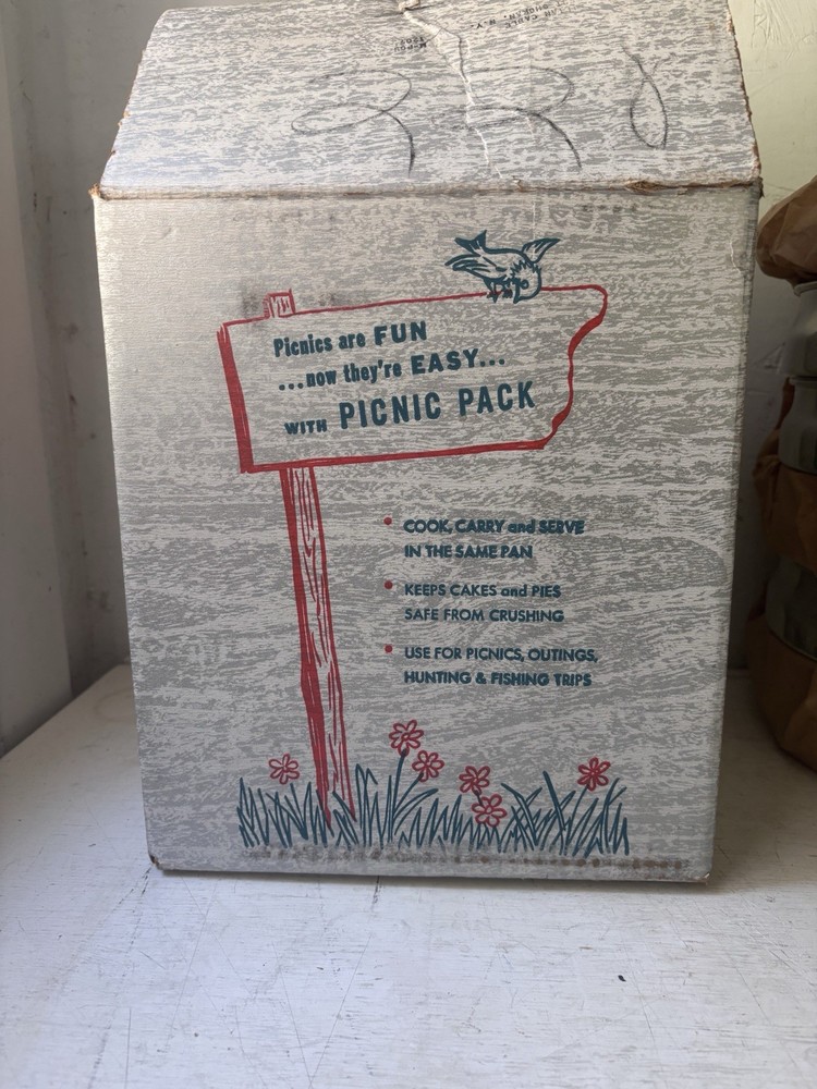 Regal Ware Picnic Pack Stackable Aluminum Cook Pans unused with box