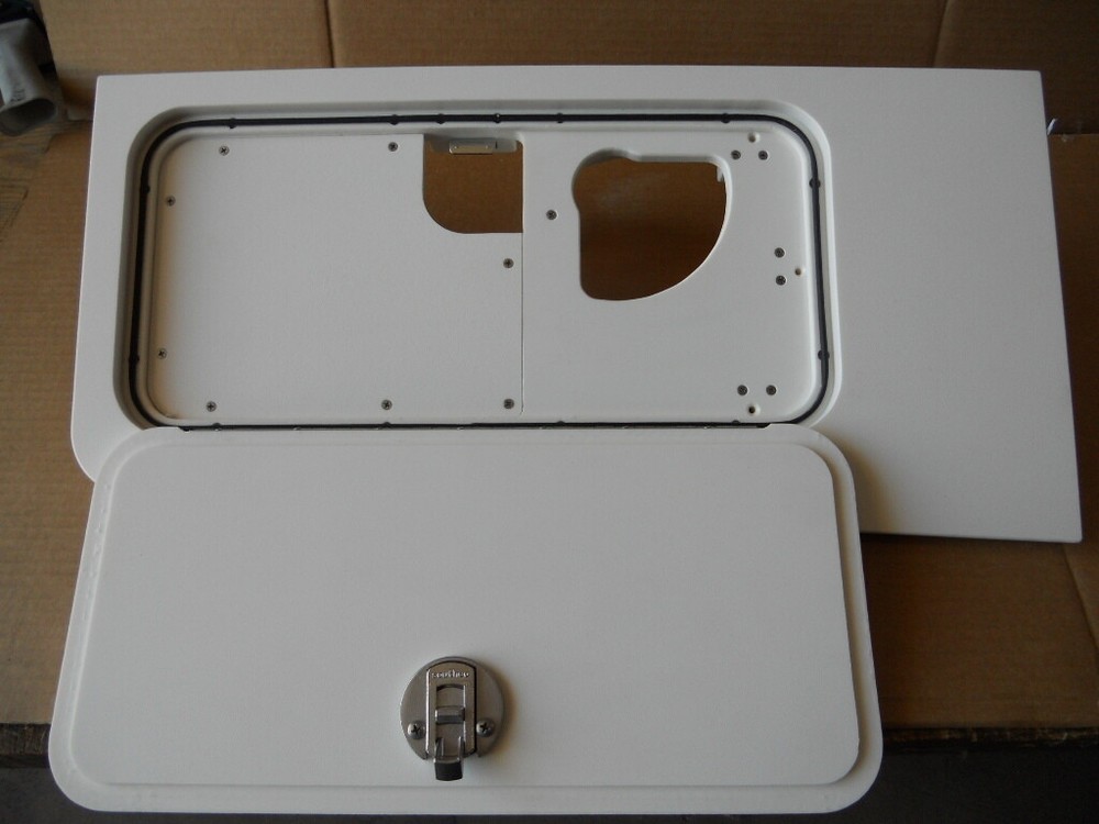 2014 Boston Whaler 35' Outrage Livewell Access Hatch Door Valve Switch Console