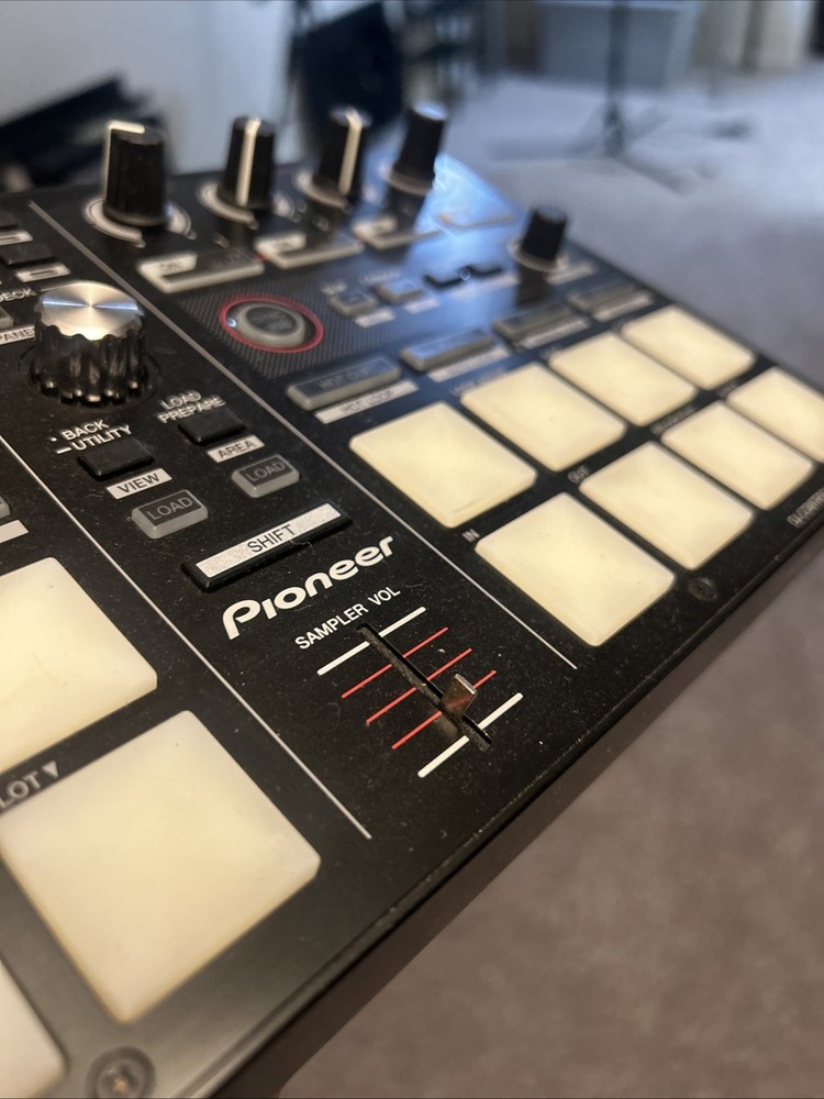Pioneer DJ DDJ-SP1 Serato Performance Controller – Tested – Missing Fader Cap