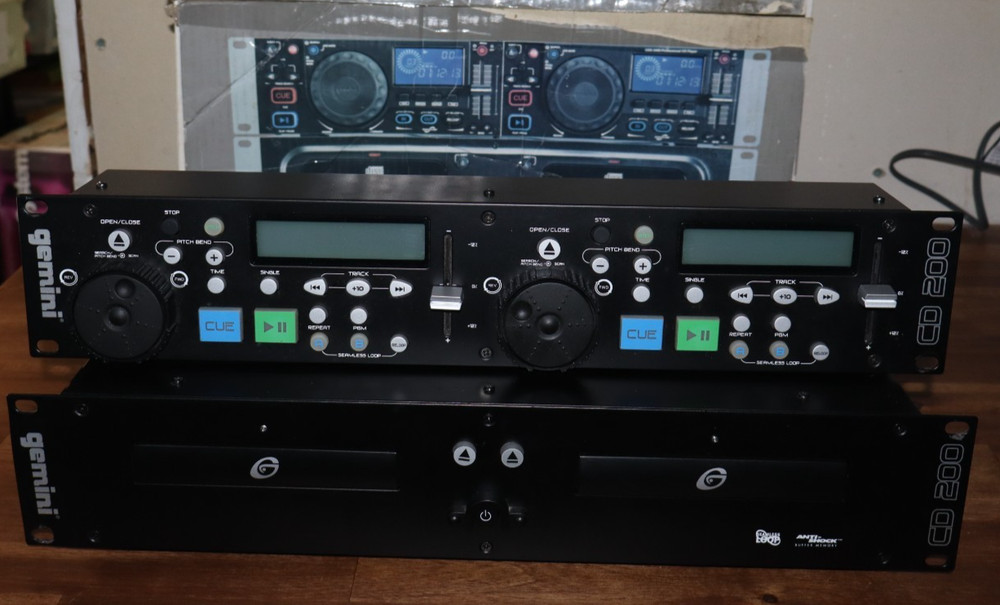 GEMINI CD 200 SYSTEM DJ Setup - Control Unit & Dual CD Player