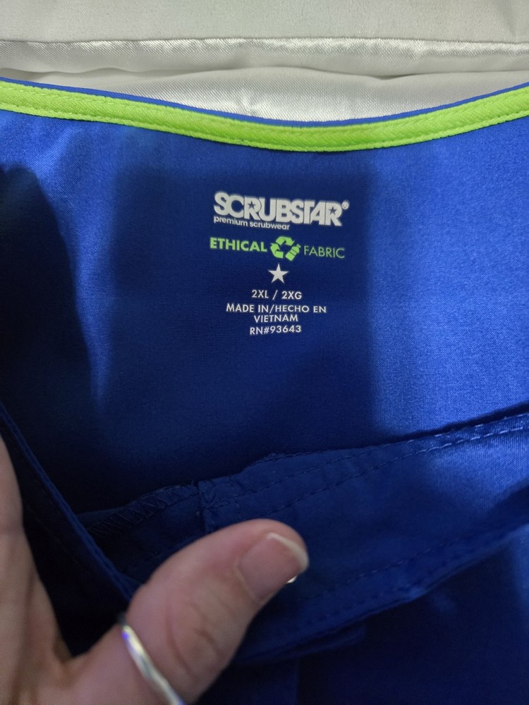 Frozen Scrub Set With Coat Size 2XL