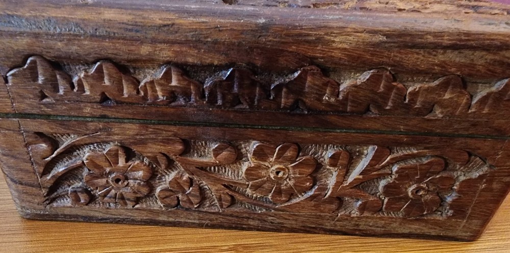 Wooden jewelry box